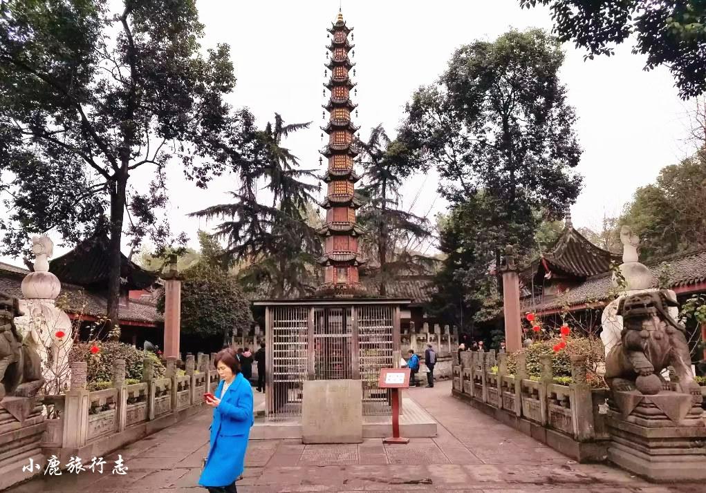 这座寺庙如此罕见：闻名全国却不收门票。 门口可以接三炷香。